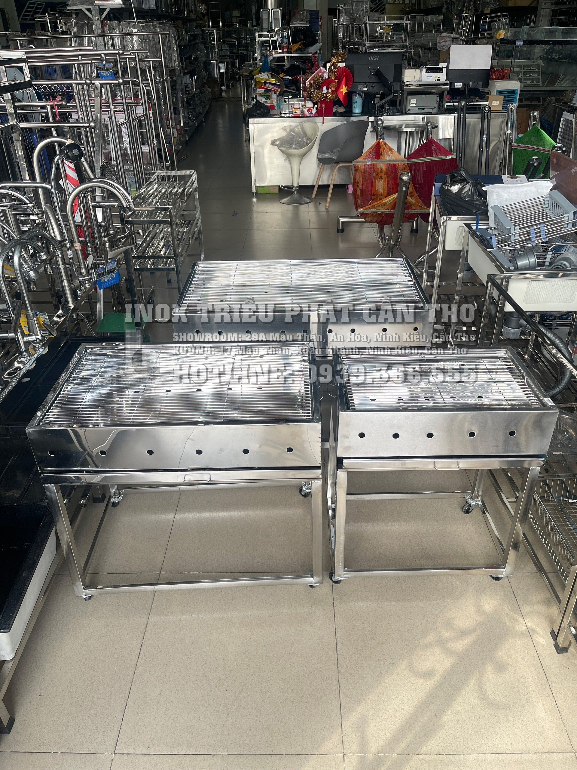 Lò nướng có chân inox 430